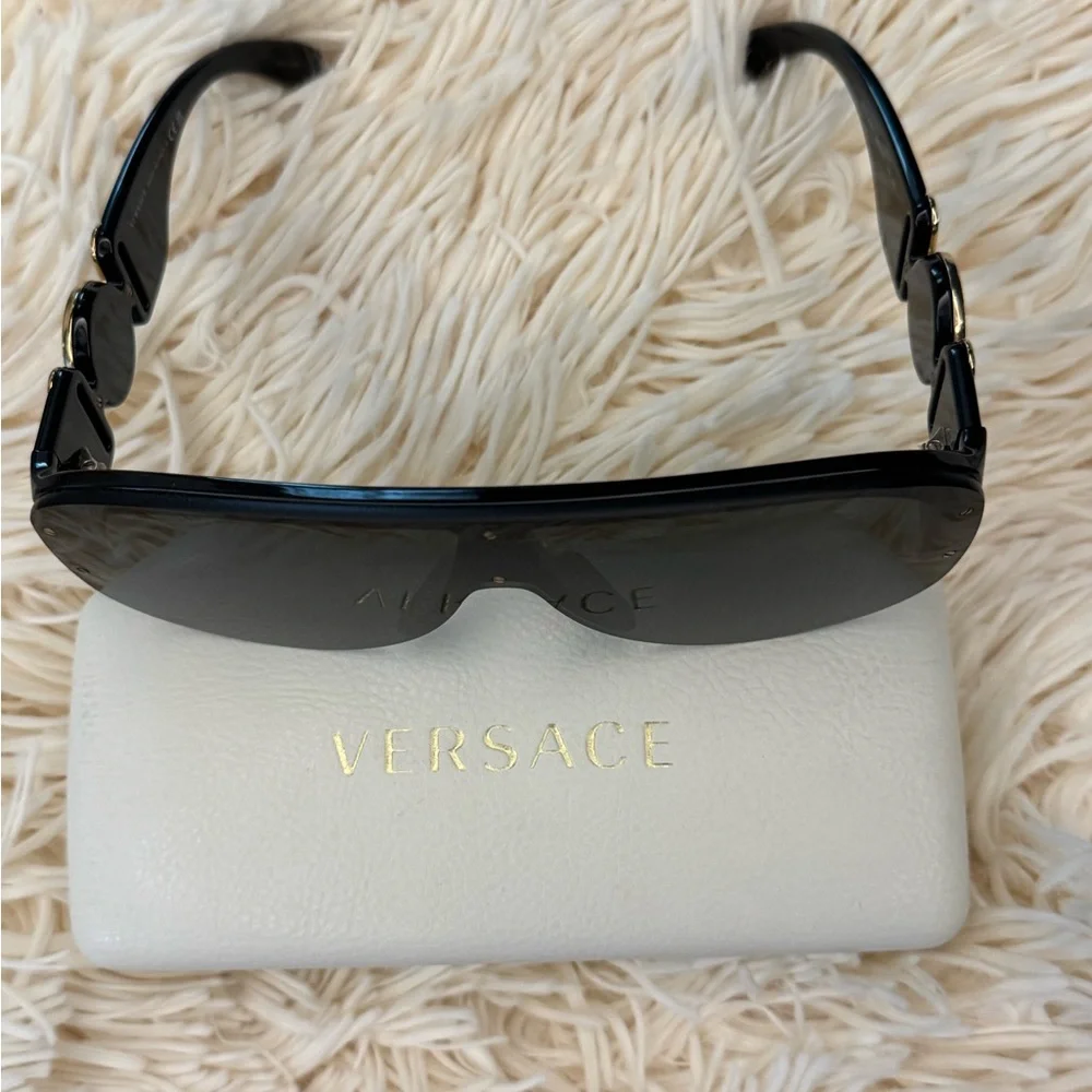 Versace Black Sunglasses - Picture 2 of 7